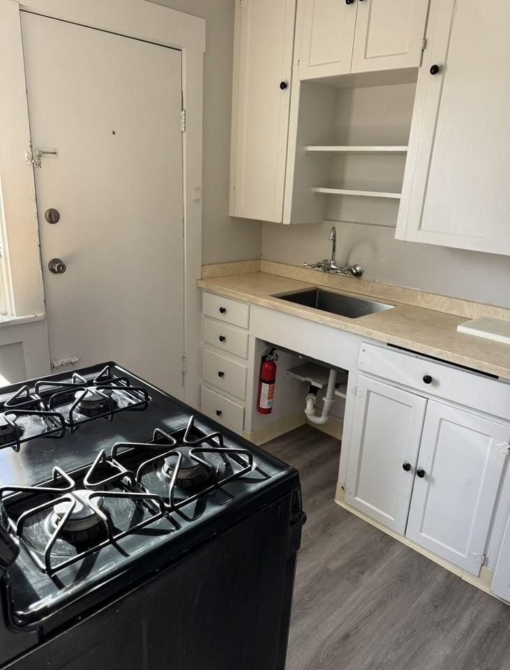 105 Grant St - Photo 2 of 3