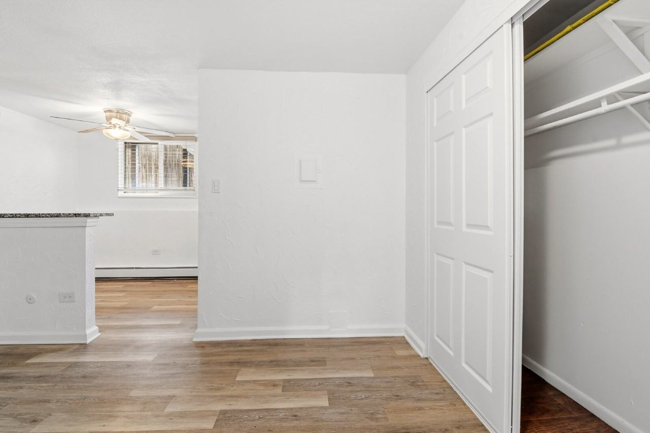 1390 Everett Ct - Photo 3 of 38