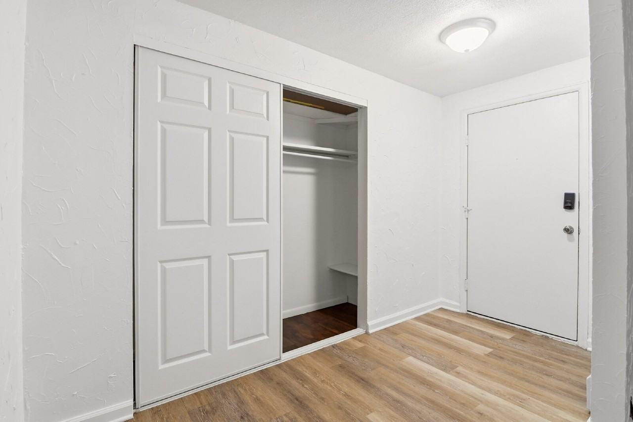 1390 Everett Ct - Photo 4 of 38