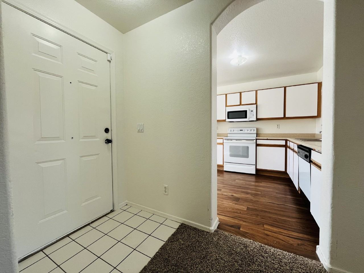 7332 N 70th Dr - Photo 4 of 25
