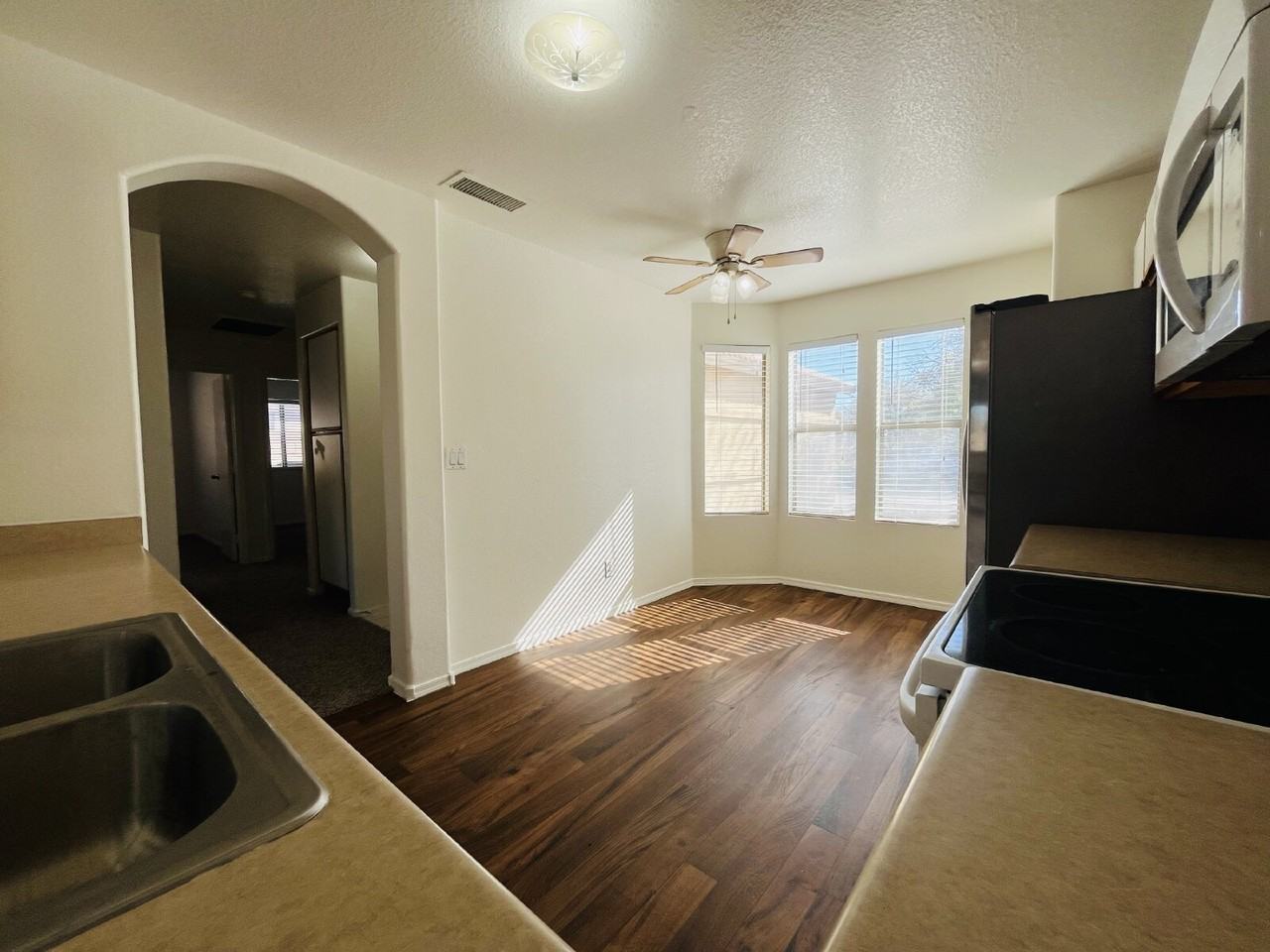 7332 N 70th Dr - Photo 6 of 25