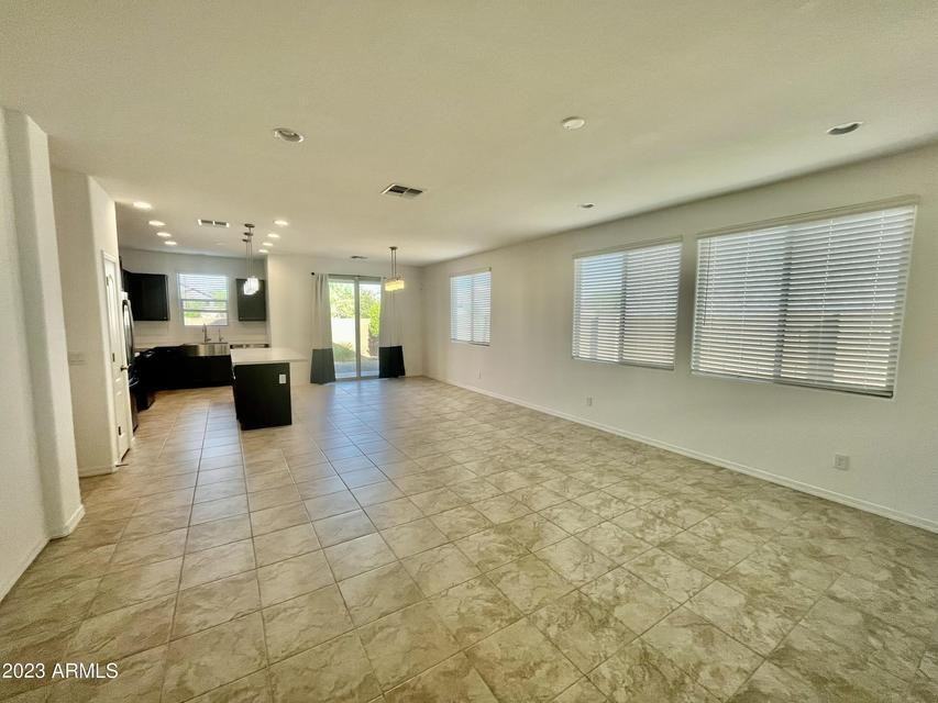 25766 N 142nd Ln - Photo 4 of 21
