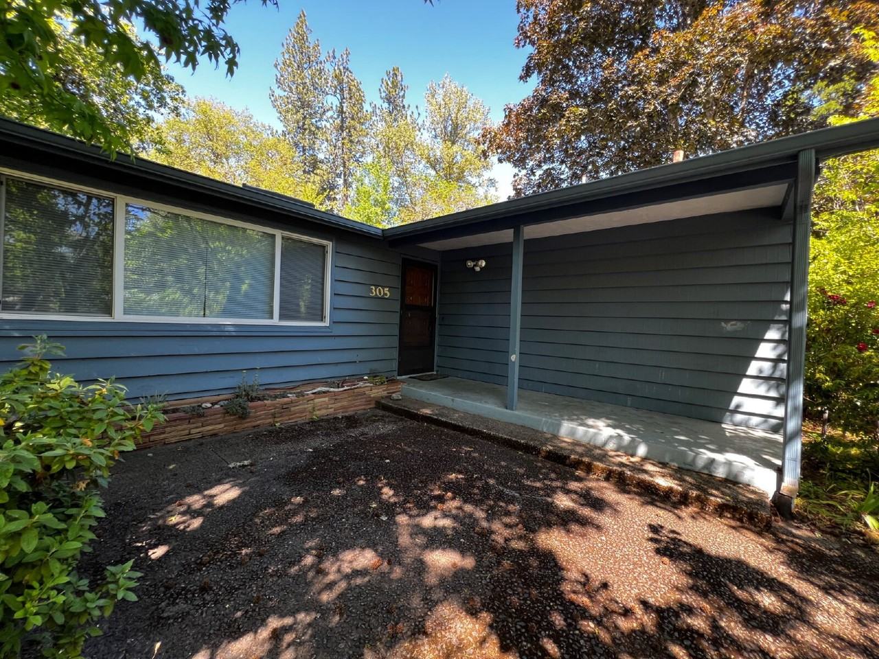 305 E 39th Ave - Photo 3 of 28
