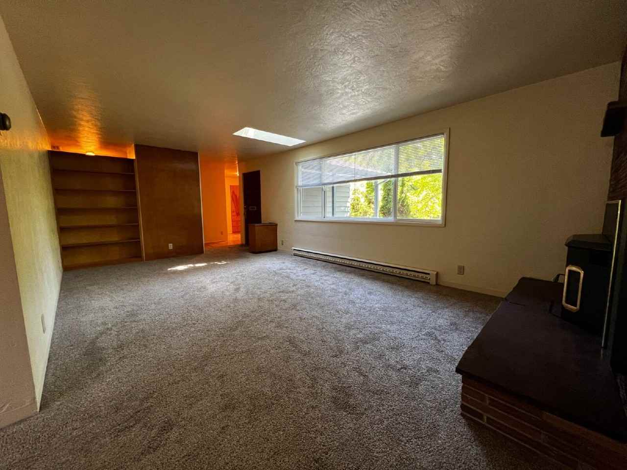 305 E 39th Ave - Photo 6 of 28
