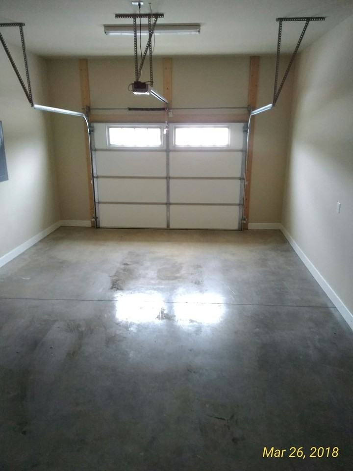 647 Cooper Sq - Photo 3 of 4