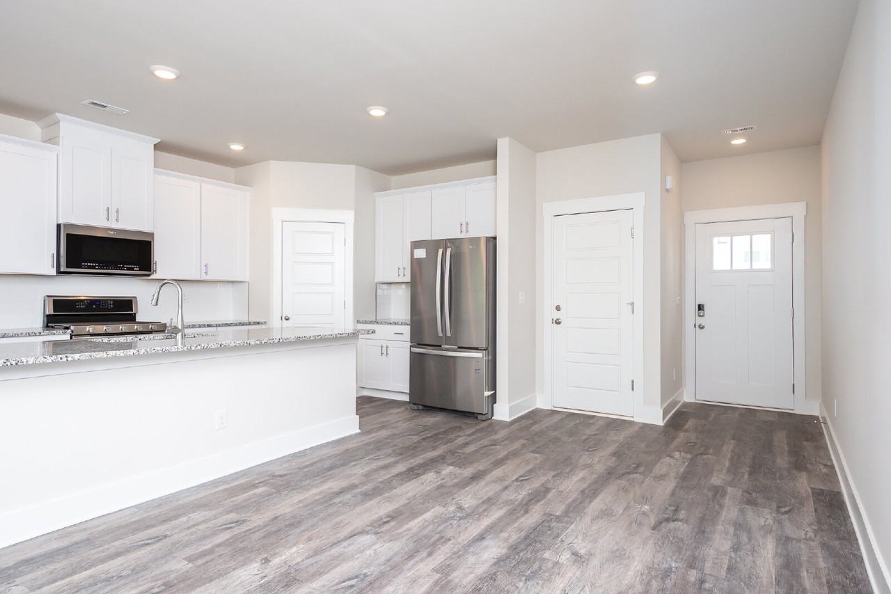 69 Galley Ln - Photo 4 of 31