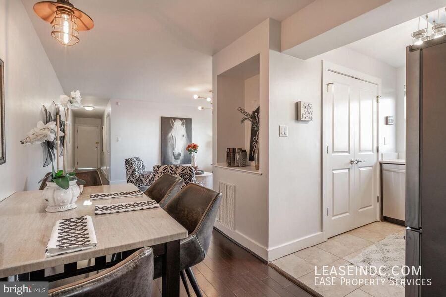 907 Euclid St Nw #102 - Photo 7 of 19