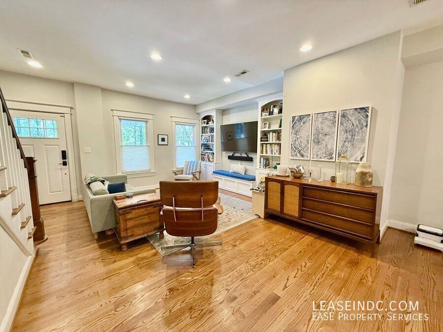 1414 Oak St Nw - Photo 5 of 36