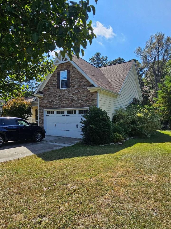 305 Skipping Water Dr - Photo 2 of 50