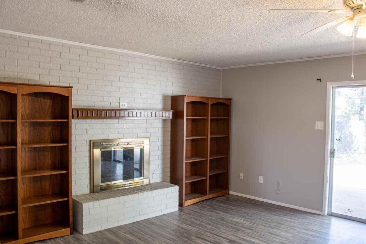 4406 54th St - Photo 3 of 17