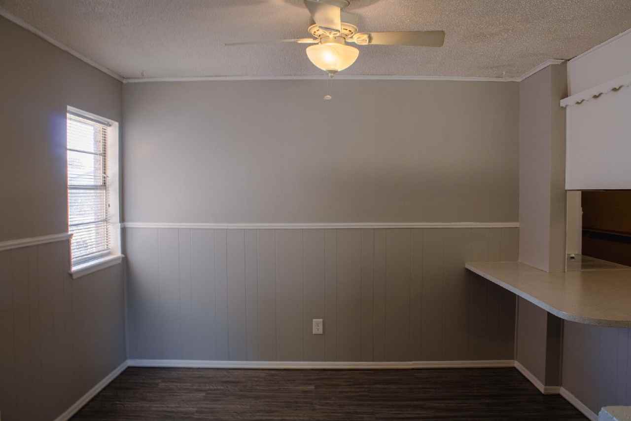 4406 54th St - Photo 4 of 17