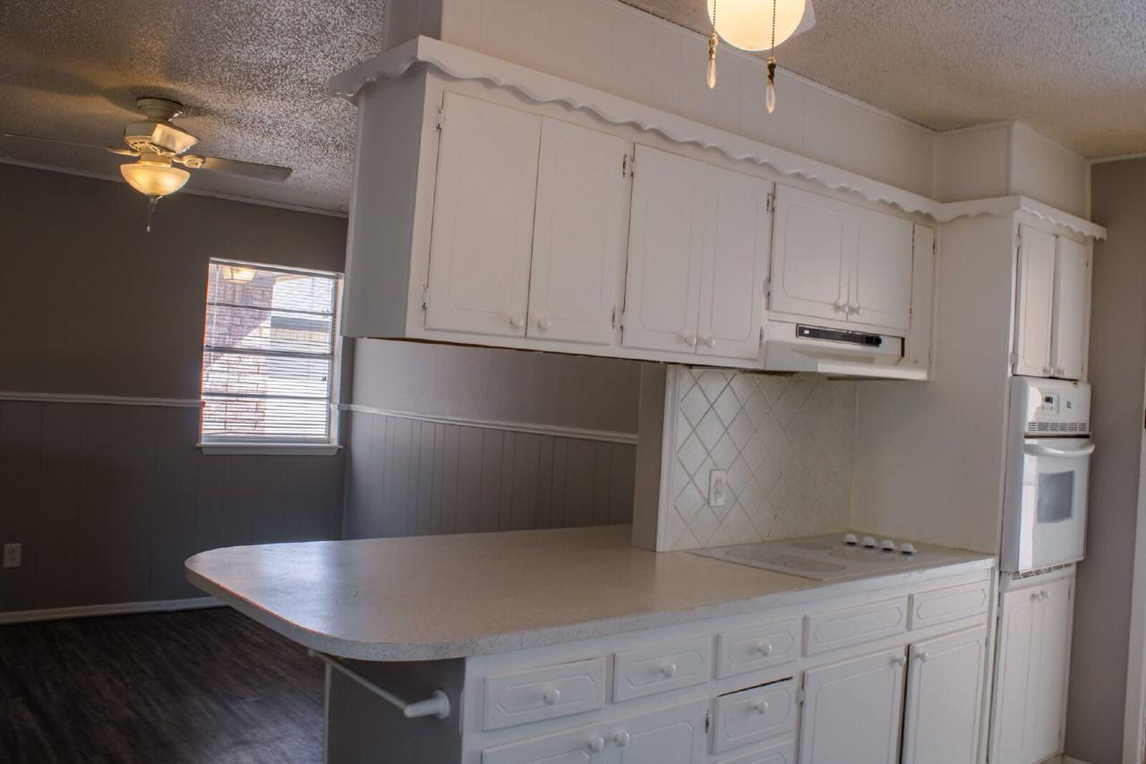 4406 54th St - Photo 7 of 17