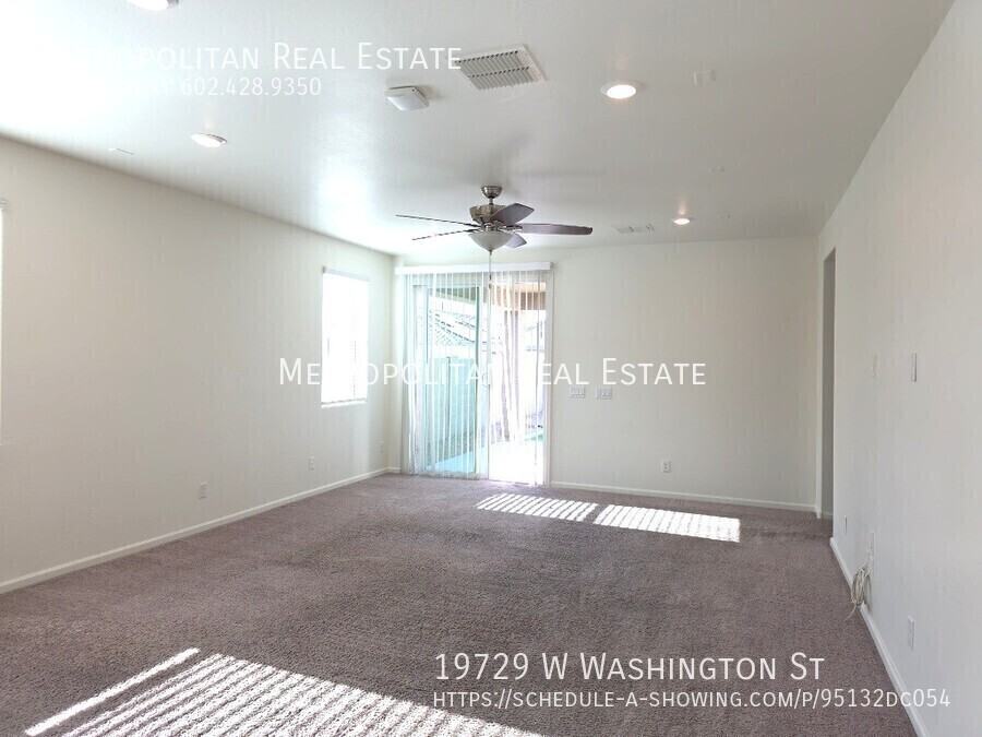 19729 W Washington St - Photo 5 of 22