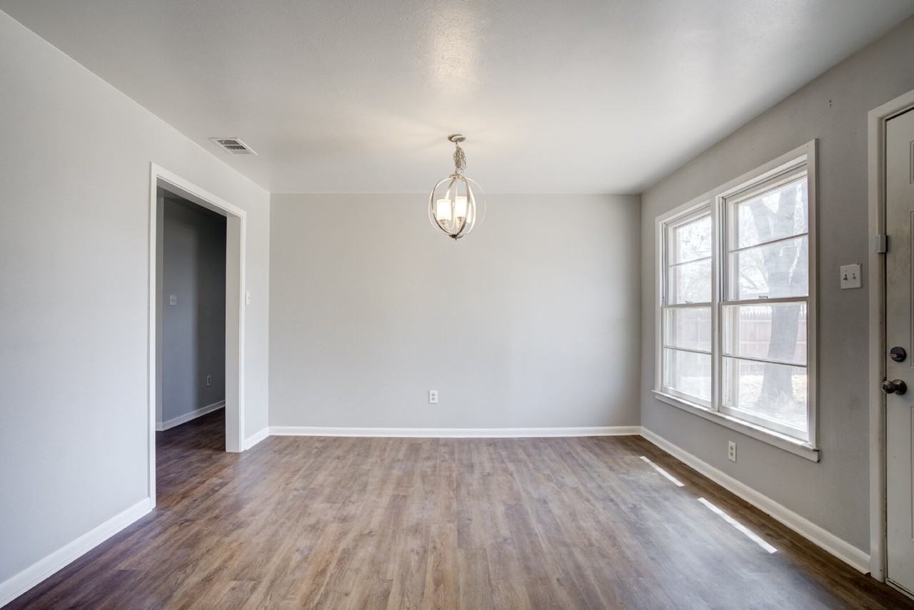 3011 44th St - Photo 4 of 19