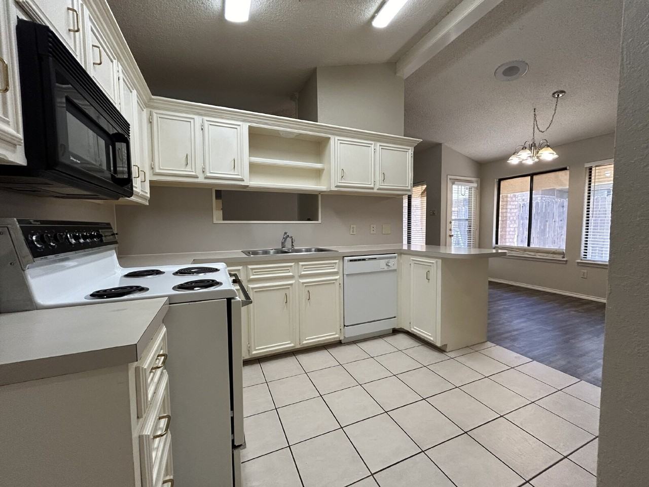 6708 Frankford Ave - Photo 5 of 9