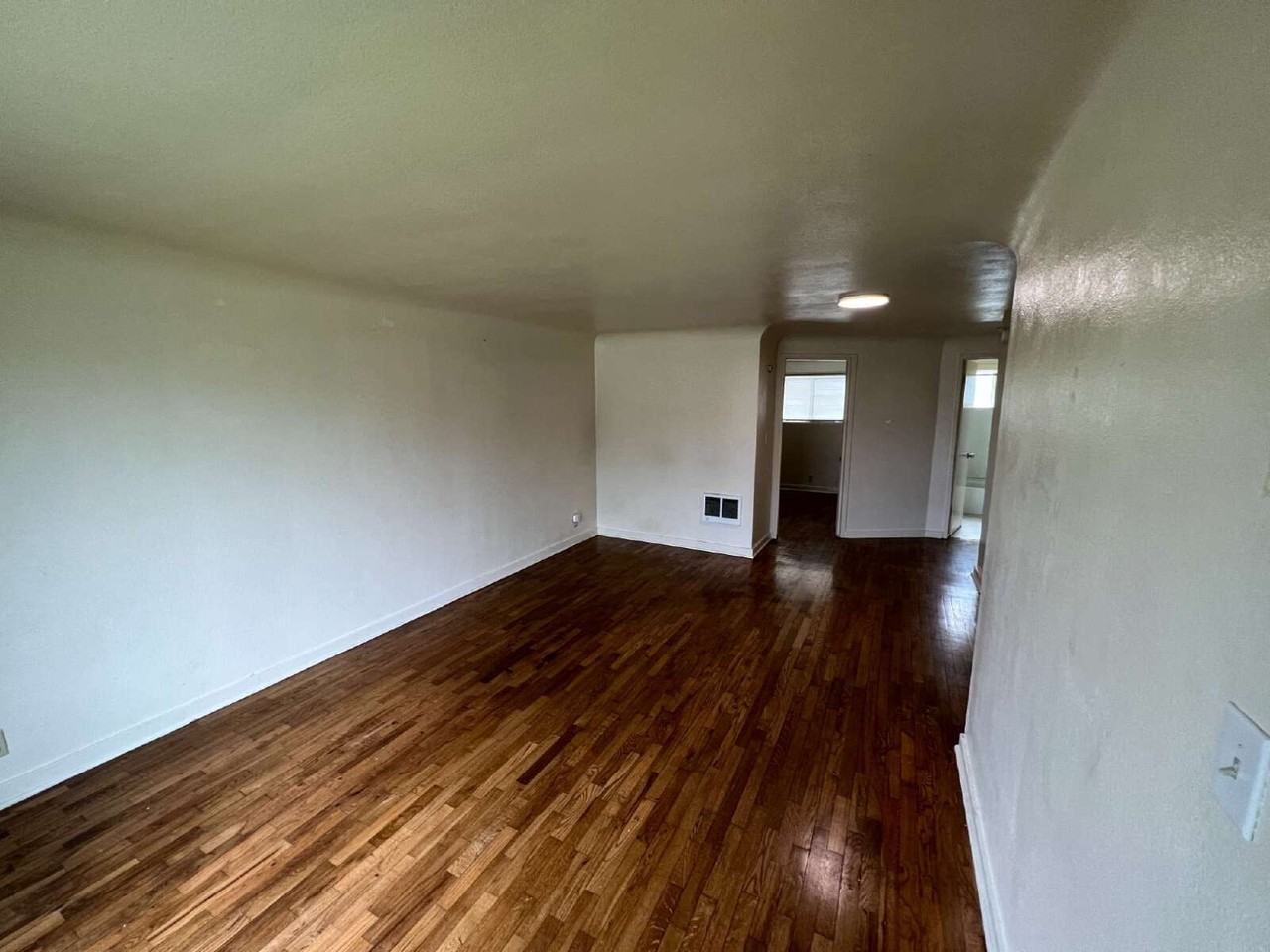 180 E 29th Ave - Photo 4 of 10