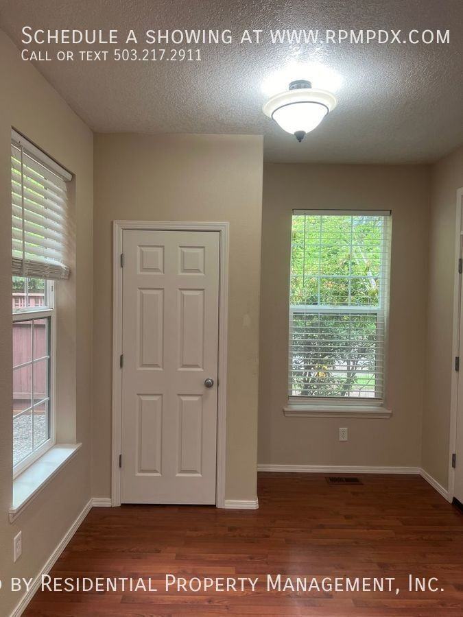 1008 Se Bacarra St - Photo 5 of 46