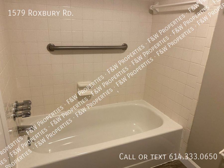 1579 Roxbury Rd - Photo 5 of 12