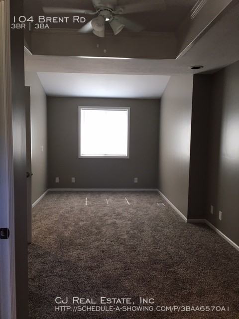 104 Brent Rd - Photo 4 of 11