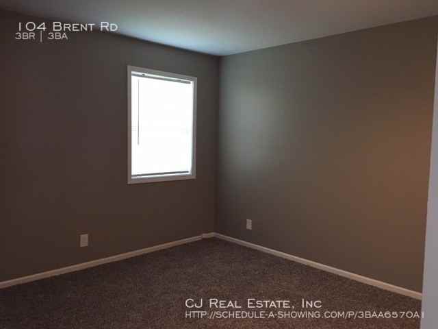 104 Brent Rd - Photo 5 of 11