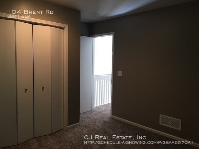 104 Brent Rd - Photo 6 of 11