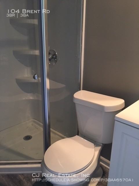 104 Brent Rd - Photo 7 of 11