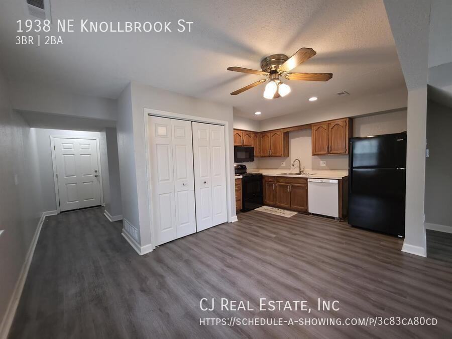 1938 Ne Knollbrook St - Photo 3 of 11
