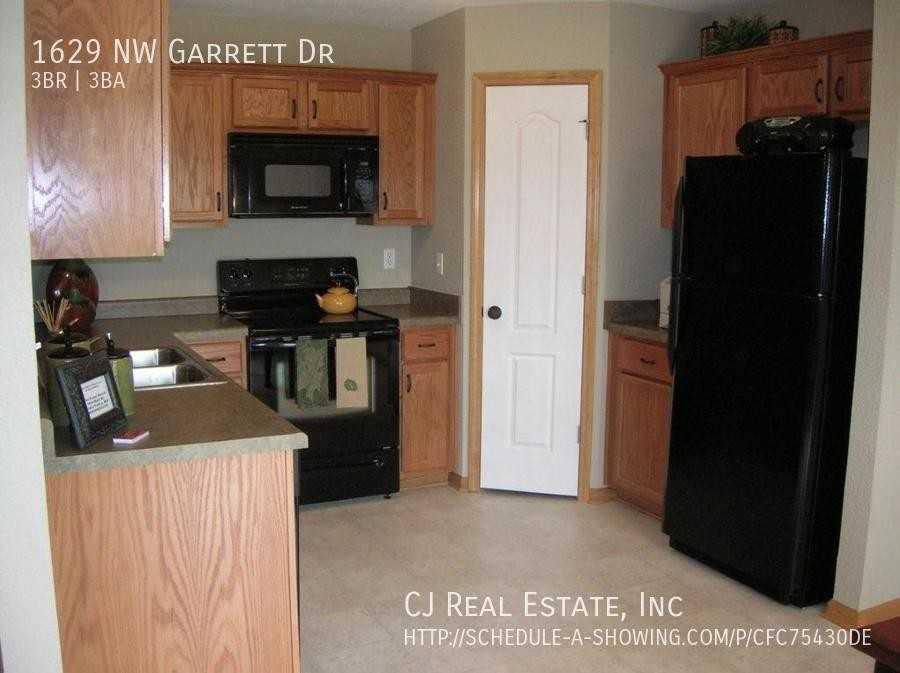 1629 Nw Garrett Dr - Photo 2 of 9