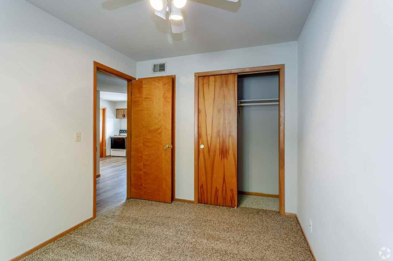Continental North Apartments - Photo 5 of 29