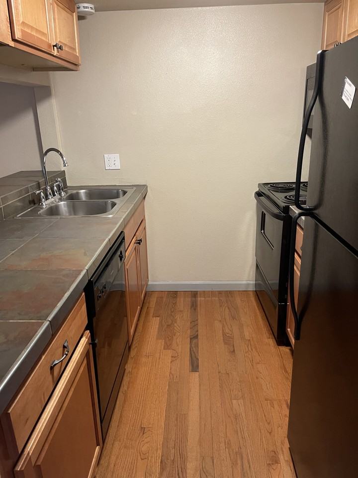 1685 Colorado Blvd #206 - Photo 5 of 8
