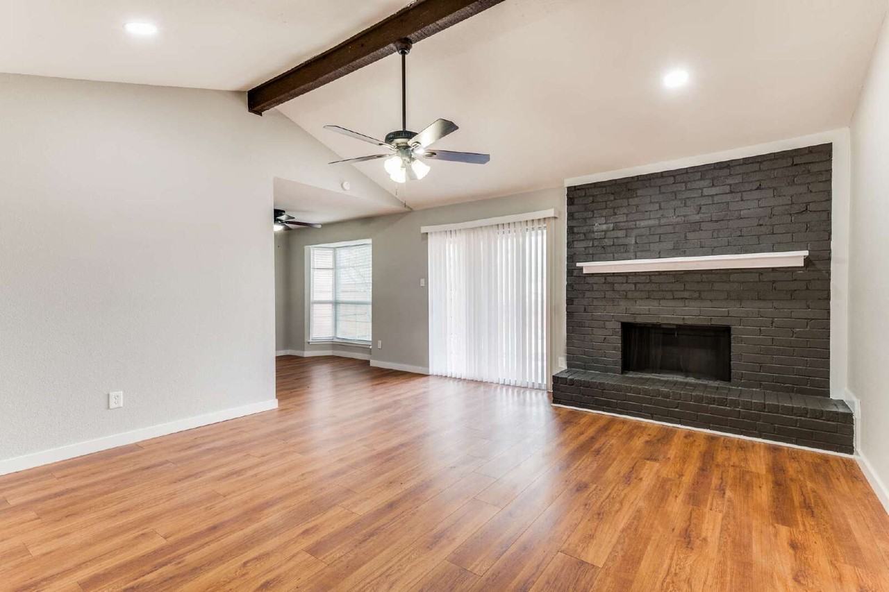 614 Brian Dr - Photo 4 of 26