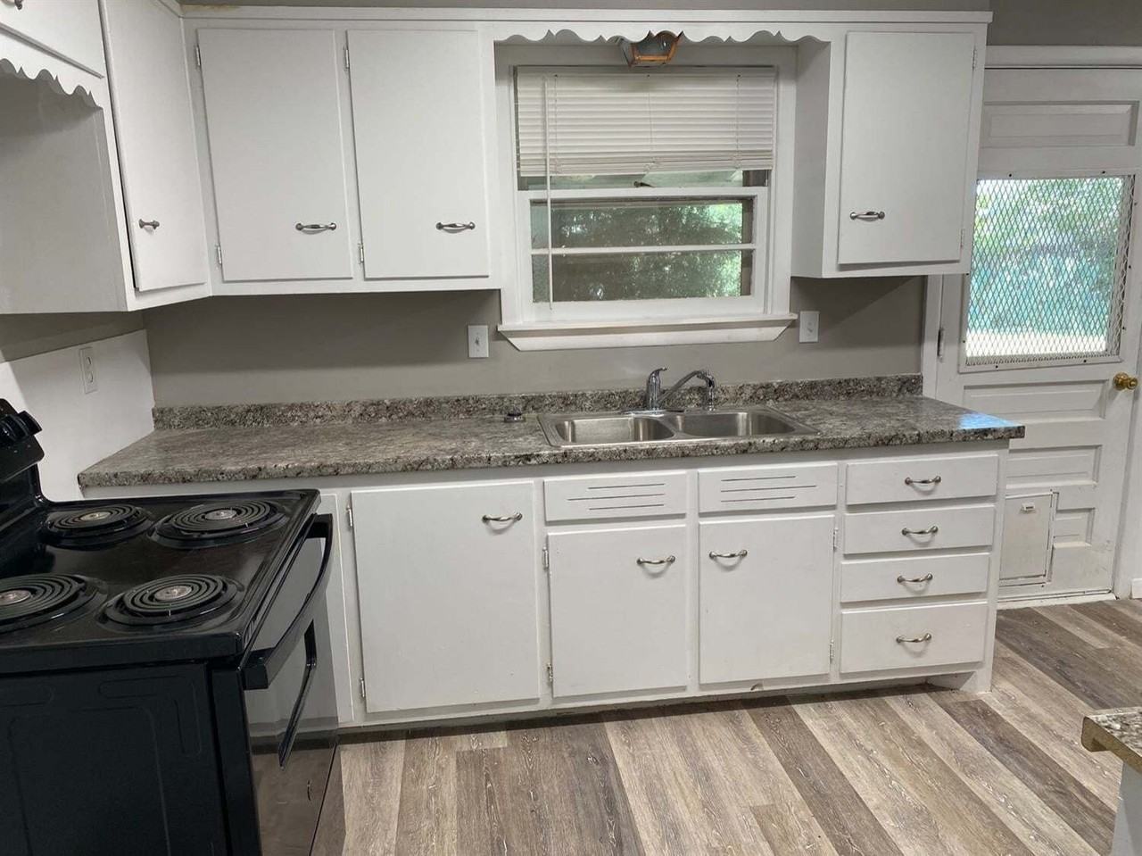 LZ 4202 38th Street - Photo 6 of 13