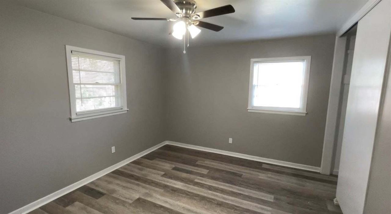 LZ 4202 38th Street - Photo 7 of 13