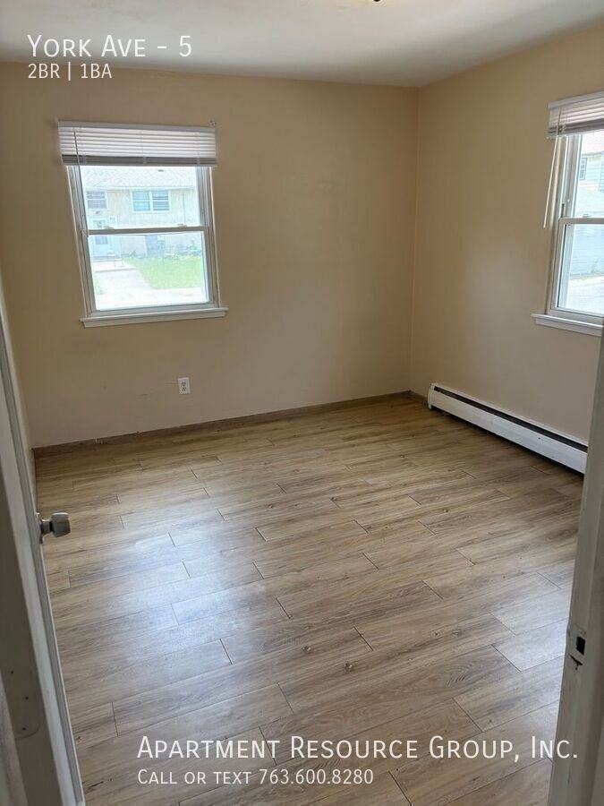 York Ave #5 - Photo 4 of 11