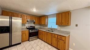 724 Lincoln St - Photo 4 of 14