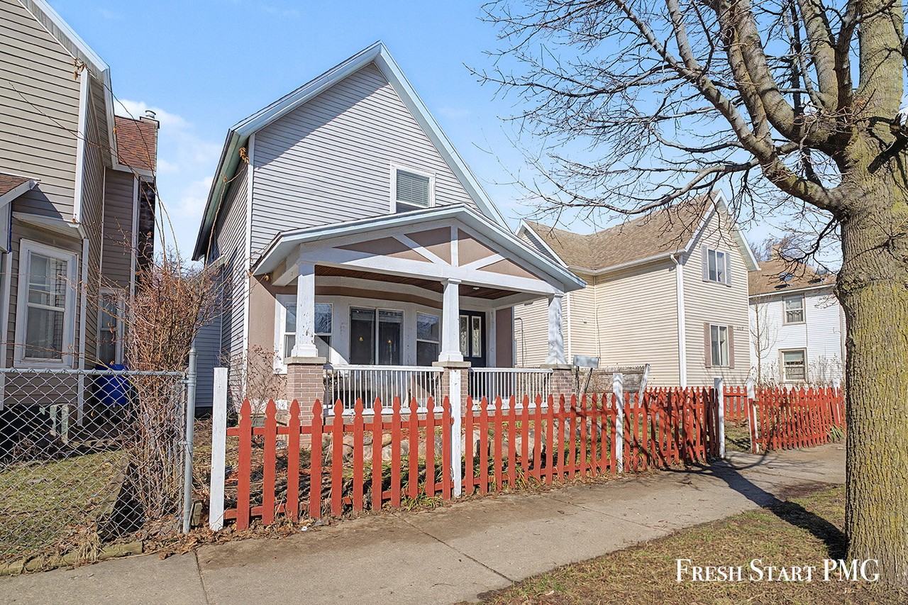 1113 Alpine Ave Nw - Photo 2 of 36