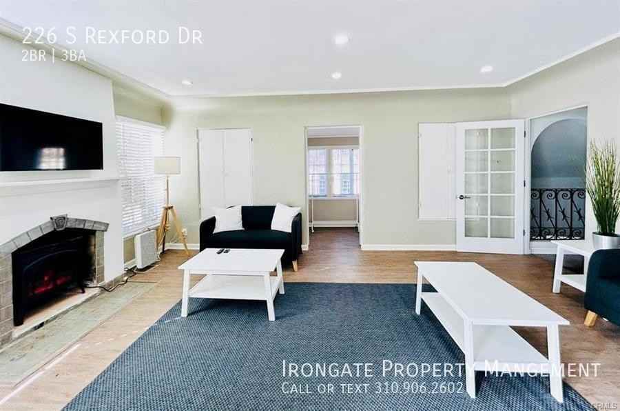 226 S Rexford Dr - Photo 3 of 15