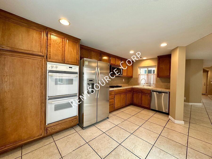 25823 Dickens Ct - Photo 6 of 25