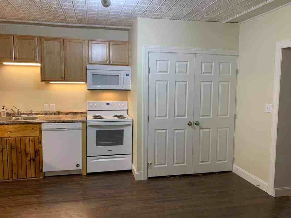 3 Gagne St - Photo 4 of 50