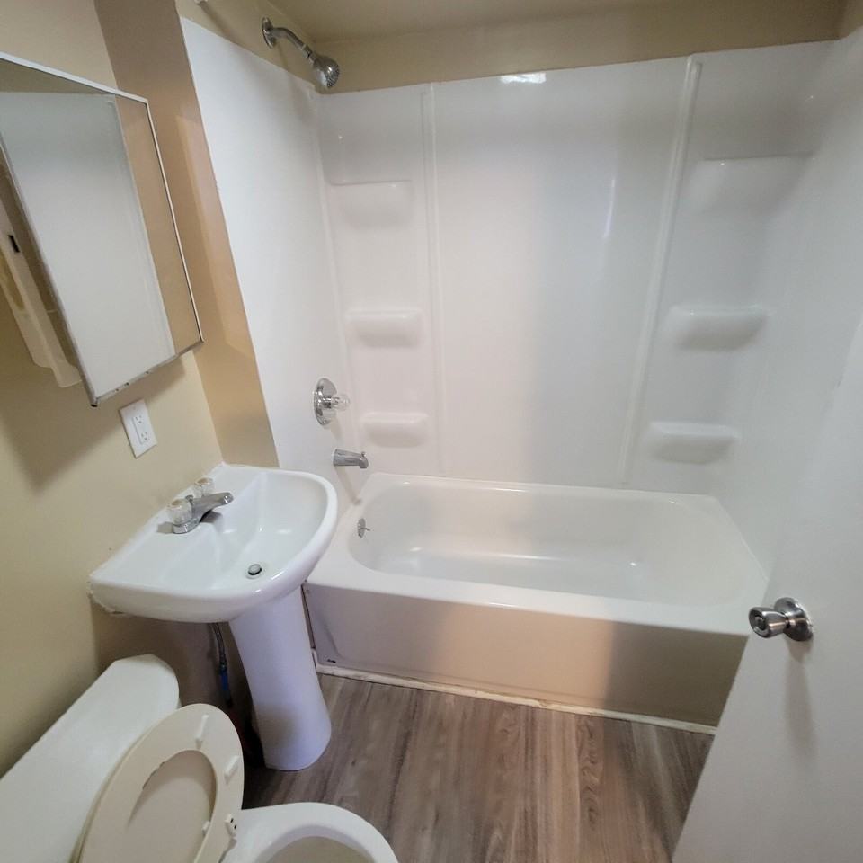 2314 N Goodlet Ave - Photo 2 of 7