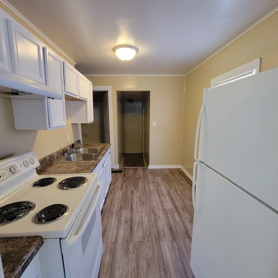 2314 N Goodlet Ave - Photo 3 of 7