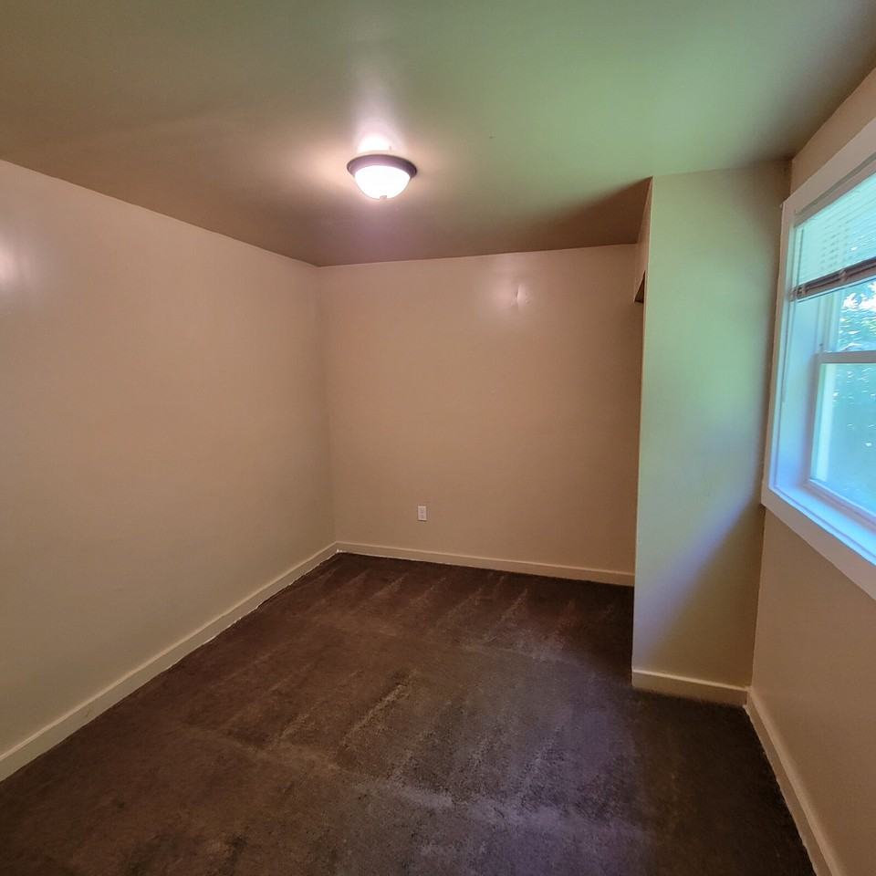 2314 N Goodlet Ave - Photo 5 of 7