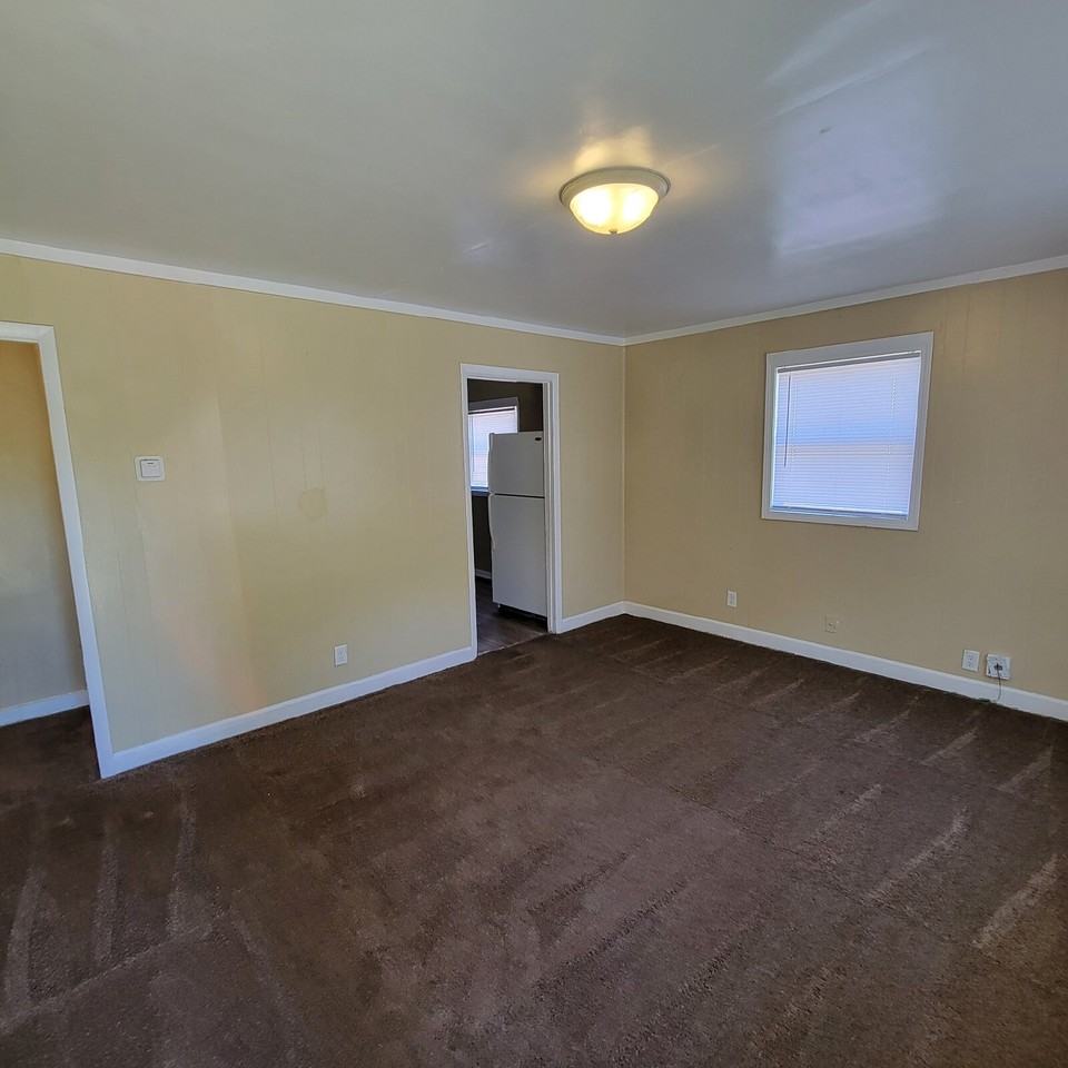 2314 N Goodlet Ave - Photo 7 of 7