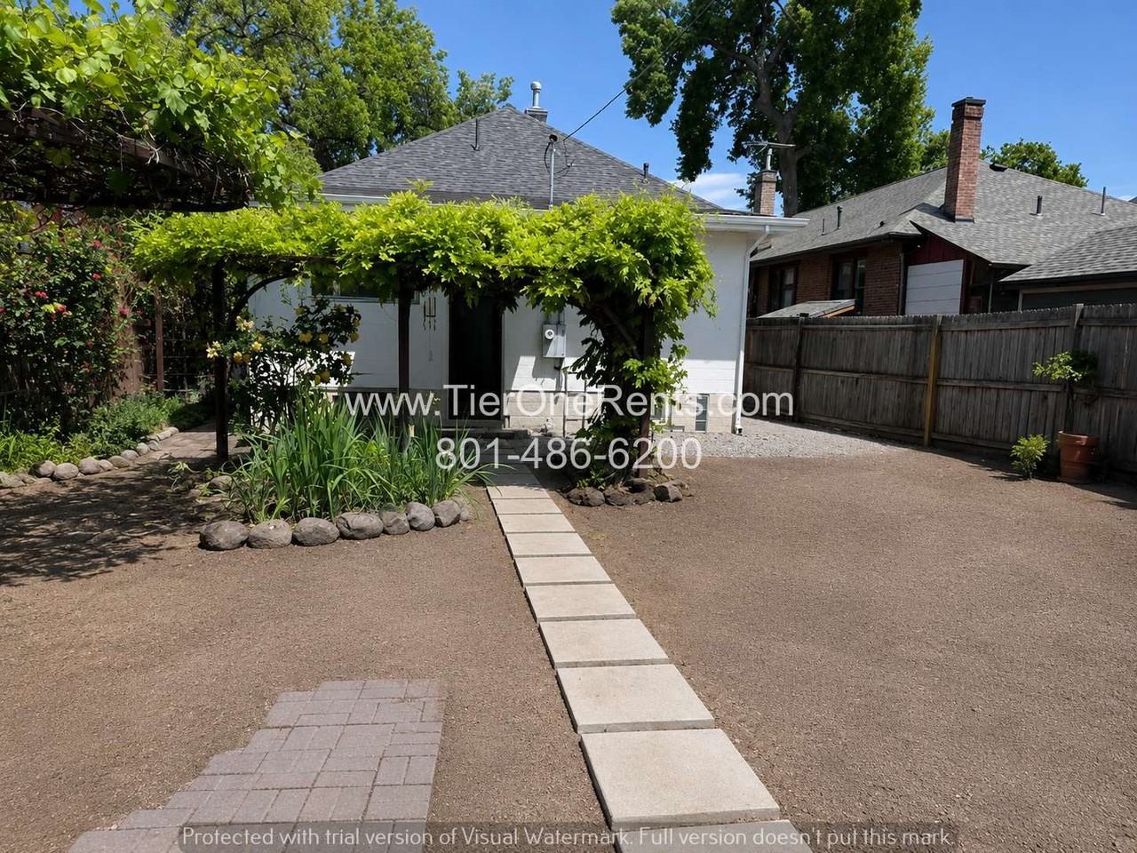 1012 E Blaine Ave - Photo 6 of 9