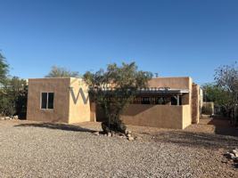 featured image of 216 E Waverly St