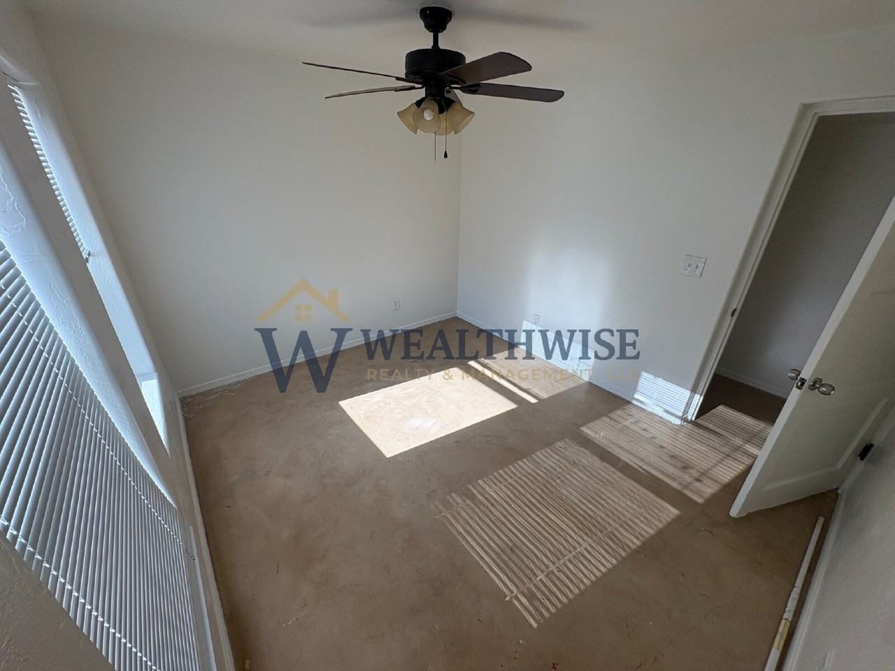 216 E Waverly St - Photo 7 of 15