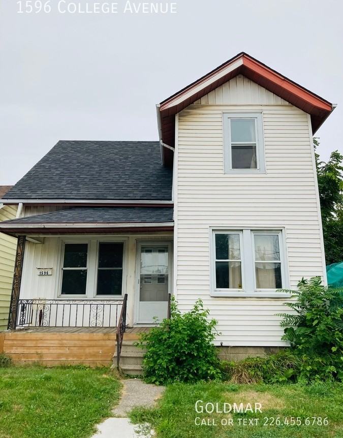 1596 College Ave - Photo 4 of 9