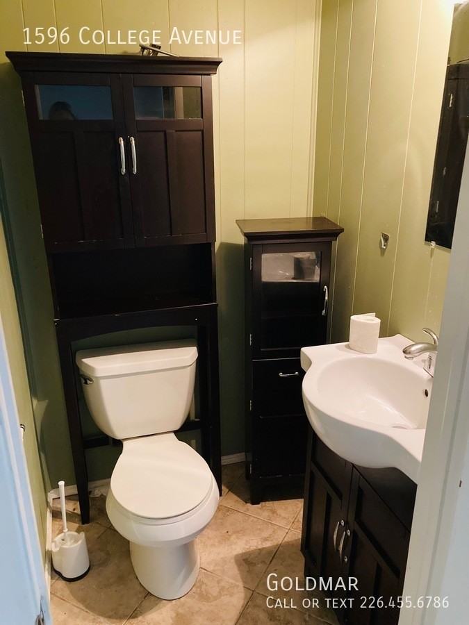 1596 College Ave - Photo 5 of 9
