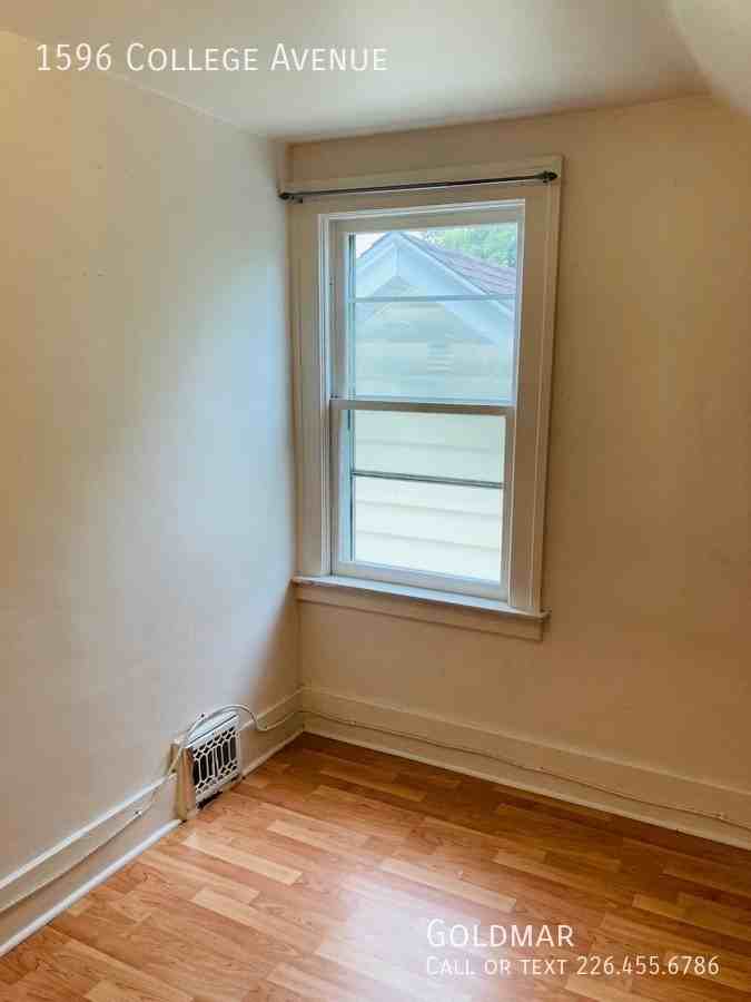 1596 College Ave - Photo 6 of 9
