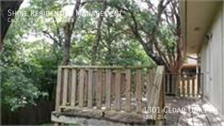 1301 Cedar Oaks Ln - Photo 4 of 7